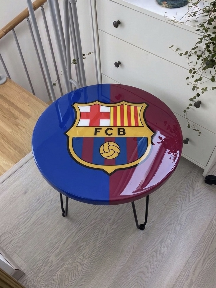 FC Barcelona Crest Round Table