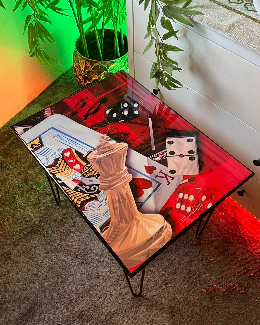 King of Cards Resin Table